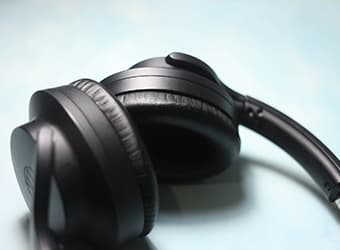 音響機器(高級ヘッドホン・オーディオ筐体)